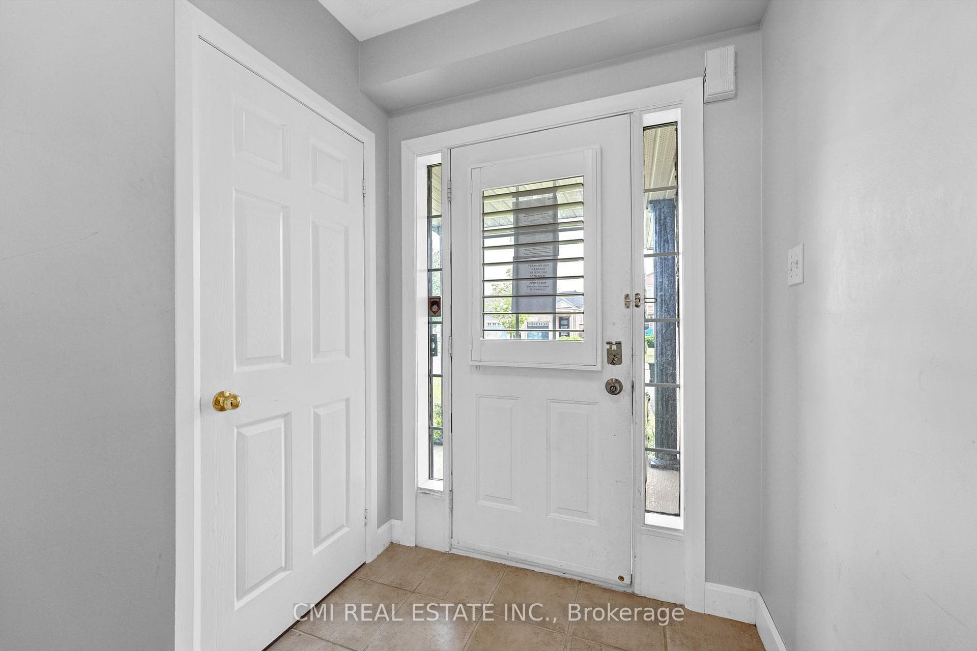 21 Truax Crescent photo 3