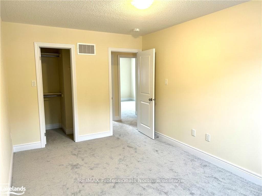 16 NICOLE PARK Place photo 16