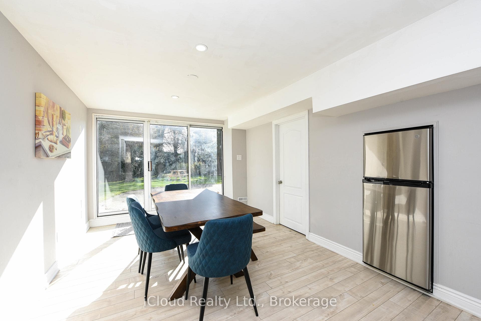 25 Giles Road photo 38