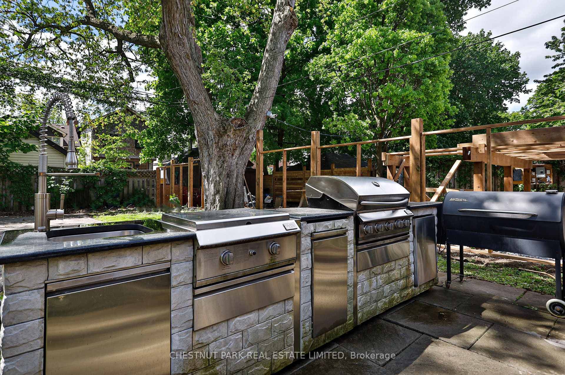 163 Briar Hill Avenue Unit Upper photo 36