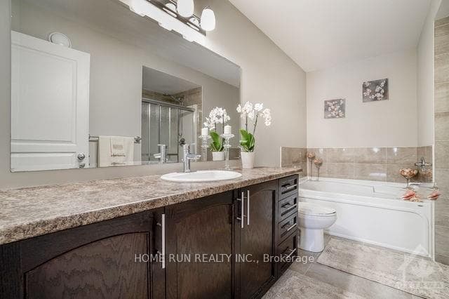 637 Tennant Way photo 26