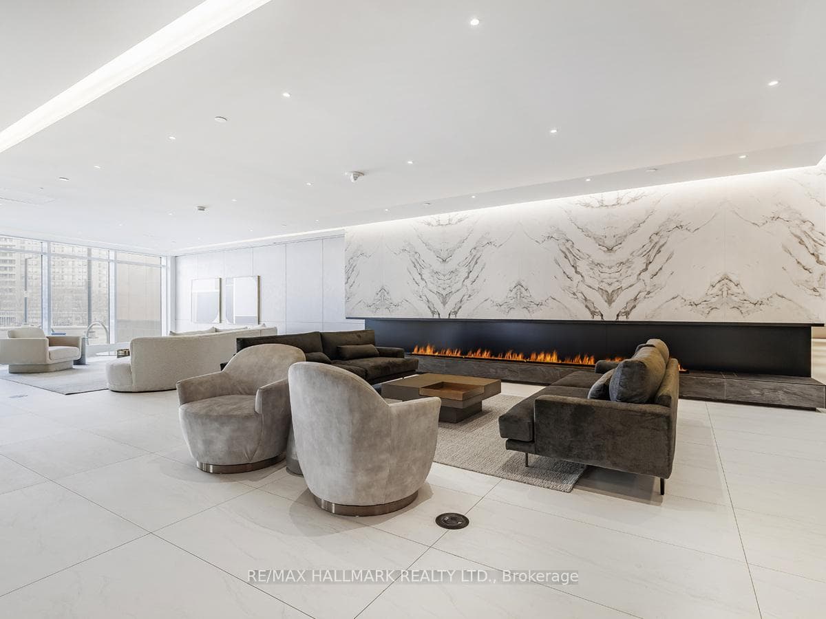 30 Upper Mall Way Unit 2505 photo 2