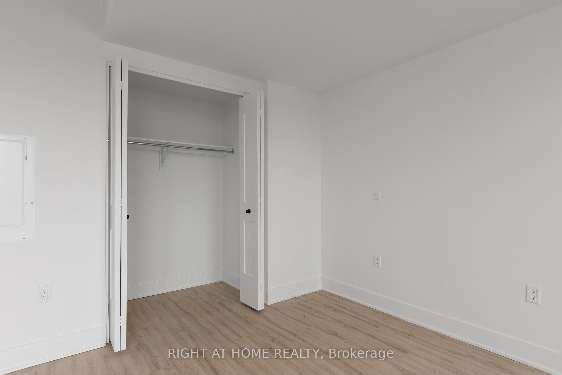 377 Winona Avenue Unit 502 photo 13