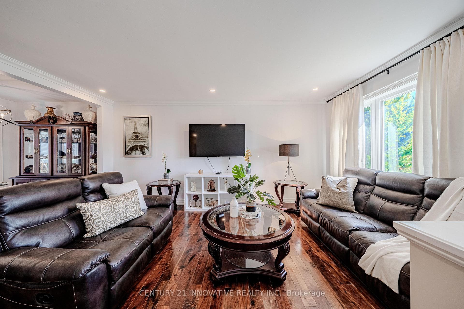 60 Dorking Crescent photo 7