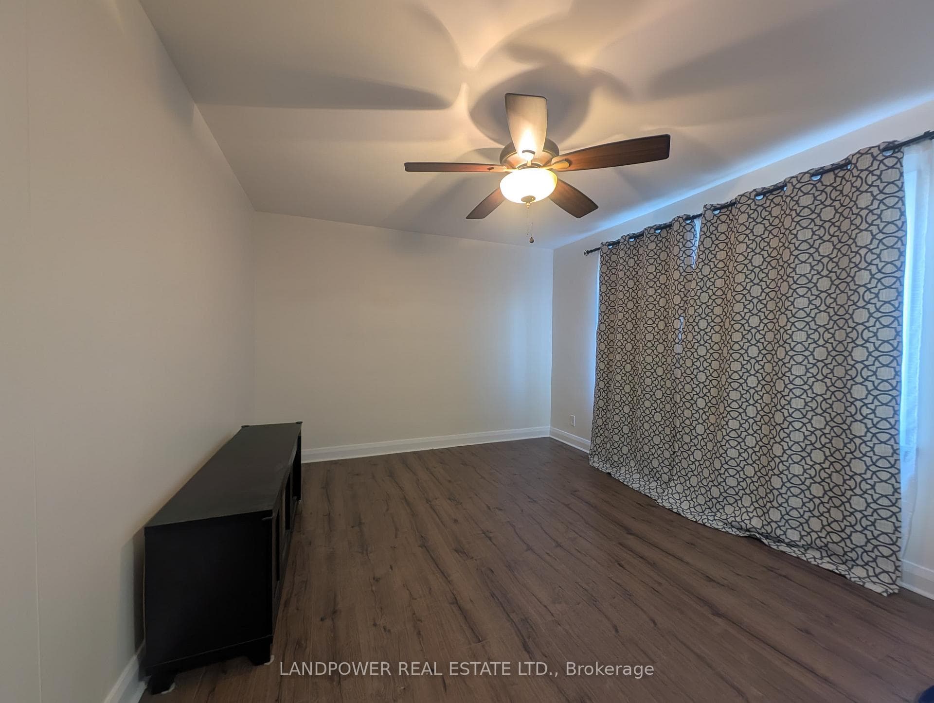 32 Highland Hill photo 9