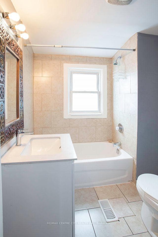 66 Adelaide Street photo 33