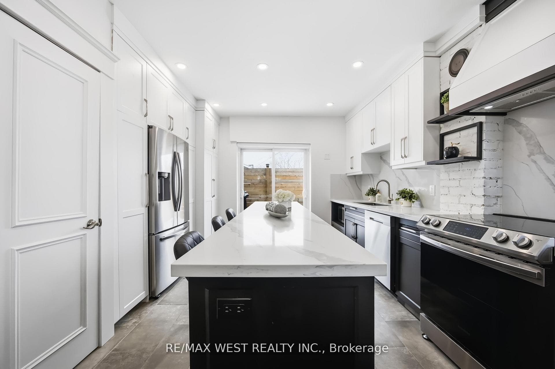 902 Woodbine Avenue photo 14