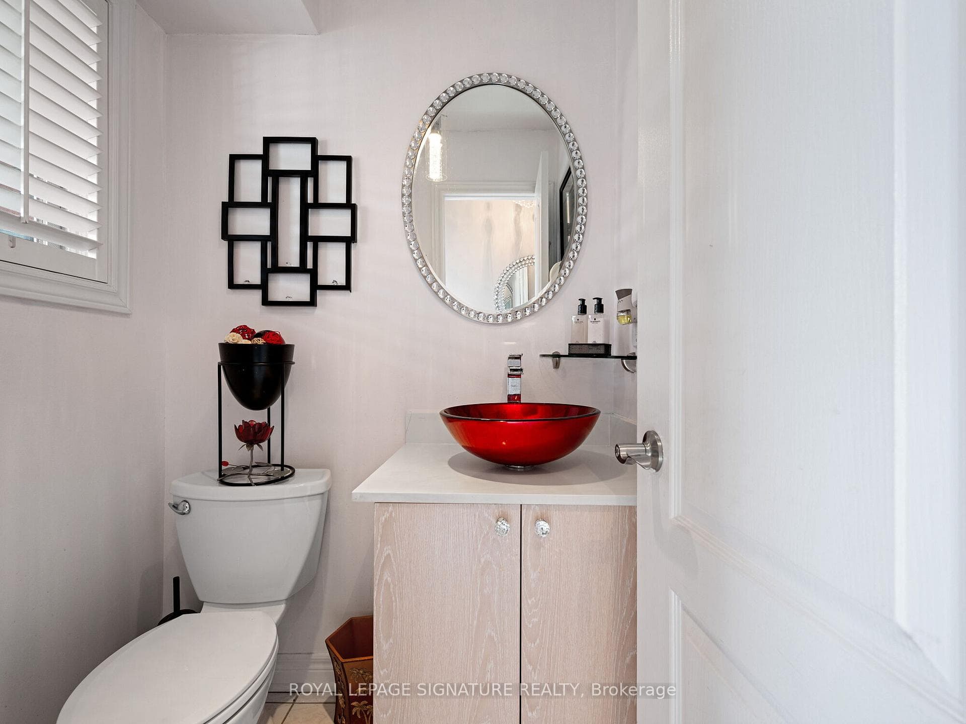 6 Tessler Crescent photo 5