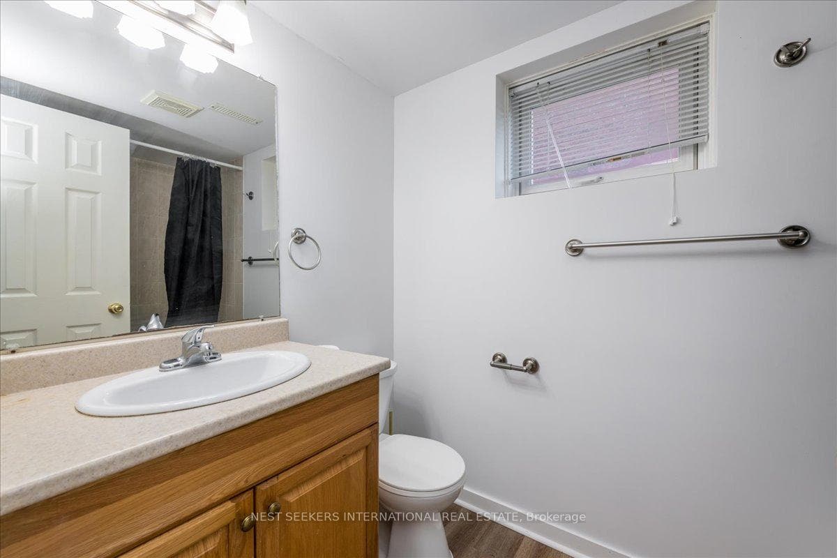 116 Courtney Crescent Unit Lower Level photo 10