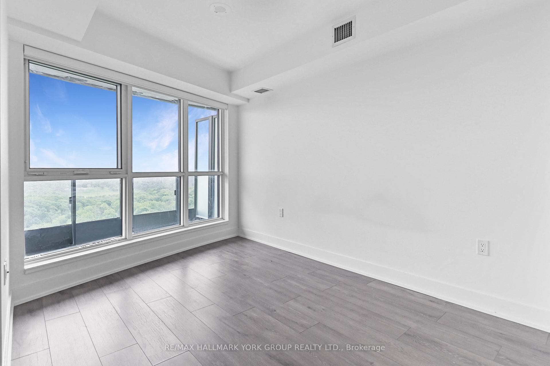 585 Bloor Street Unit 2017 photo 16