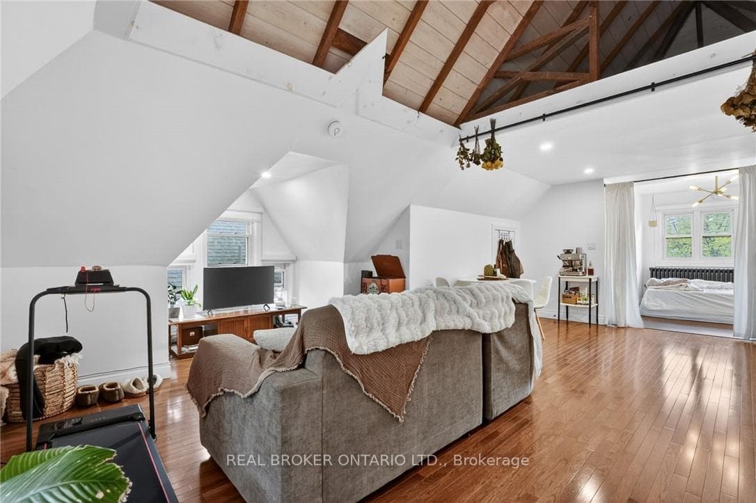 137 Sherman Avenue photo 23
