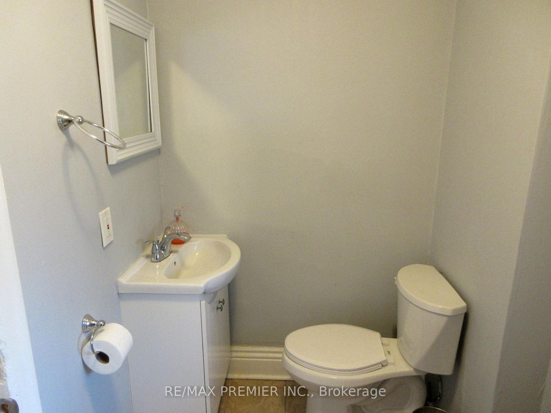 333 Albert Street photo 7
