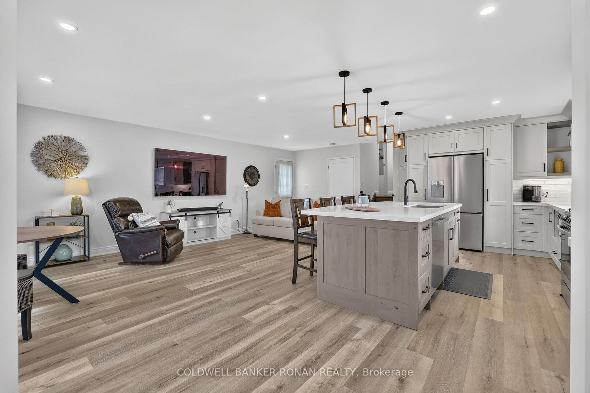 281 Tupper Boulevard photo 6
