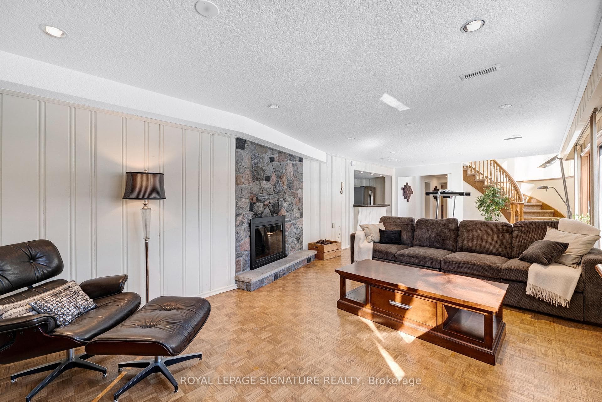 57 Forest Grove Drive photo 25