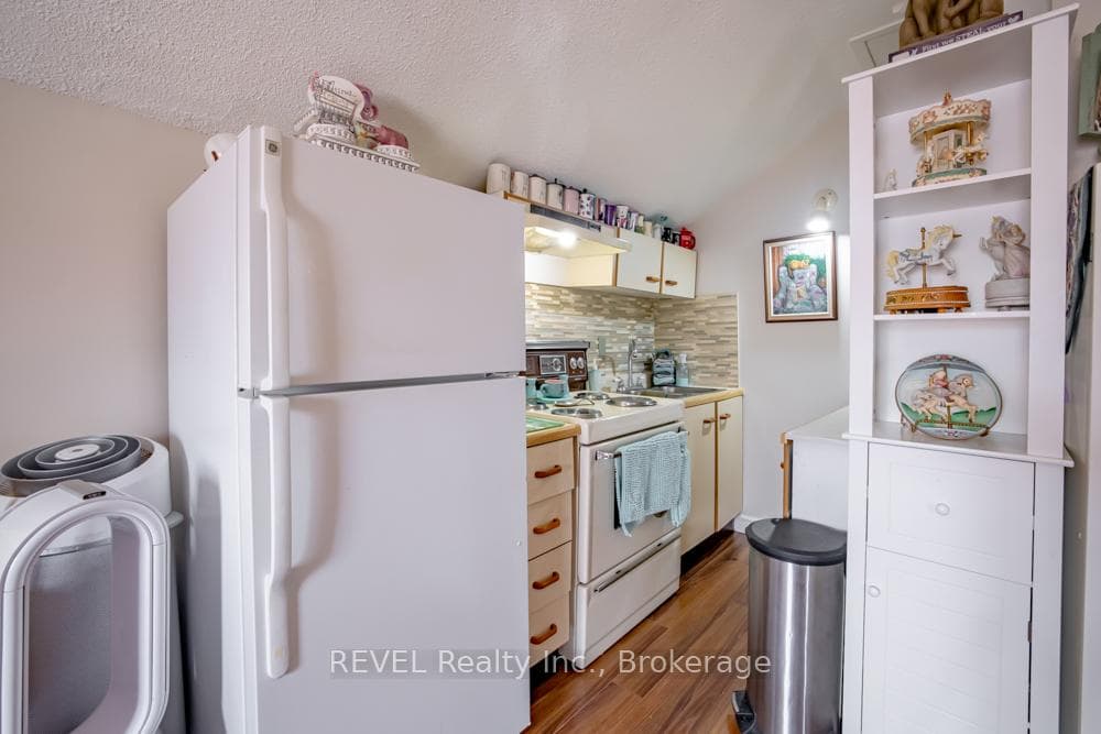APPLIANCES INCLUDED