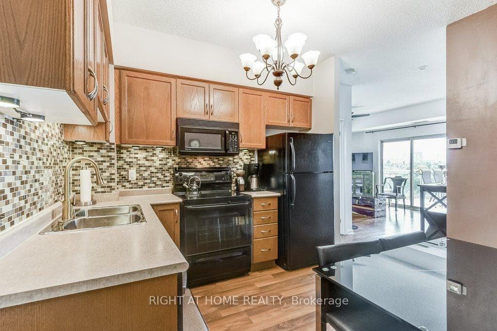 2464 Weston Road Unit 910 photo 6
