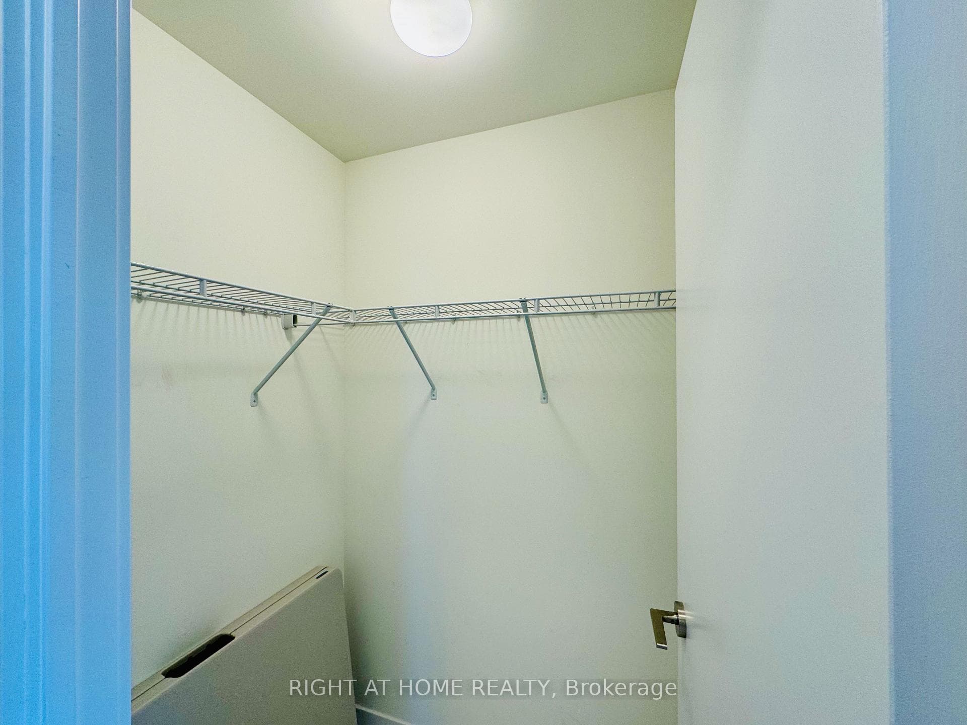 2221 Yonge Street Unit 2503 photo 12