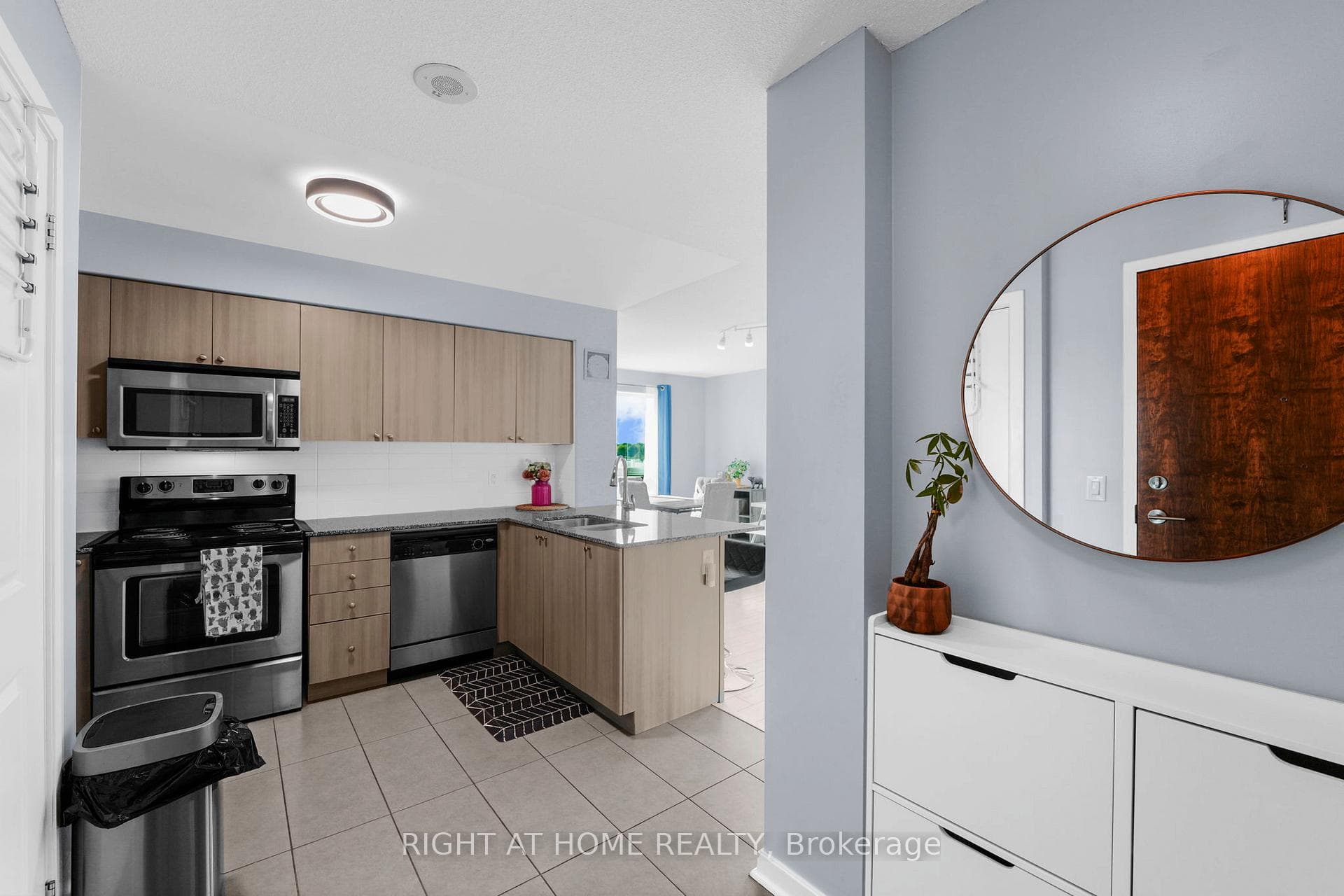 1235 Bayly Street Unit 603 photo 12