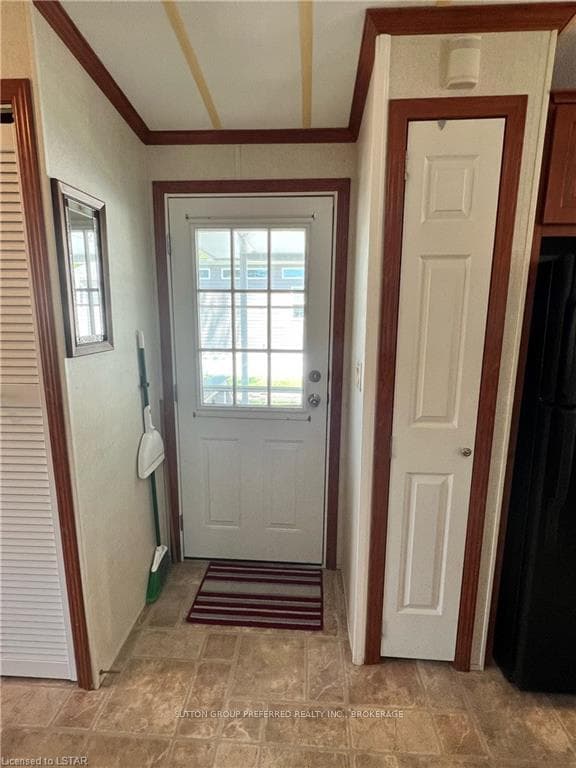 22790 AMIENS Road Unit 44 photo 6