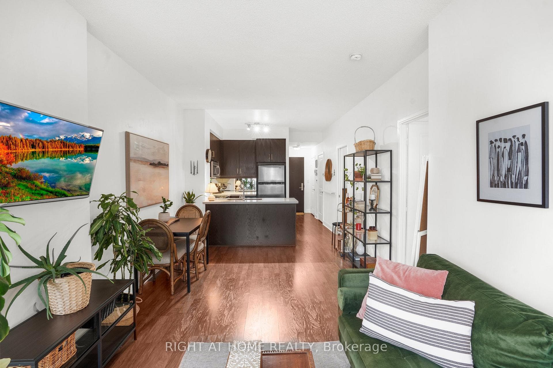 50 Absolute Avenue Unit 2405 photo 7