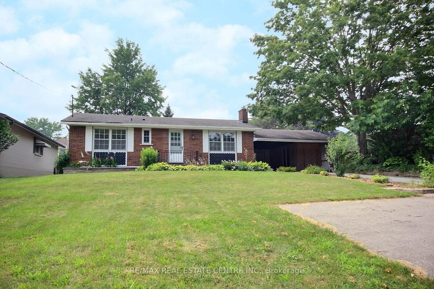 485 Broadway Street photo 1