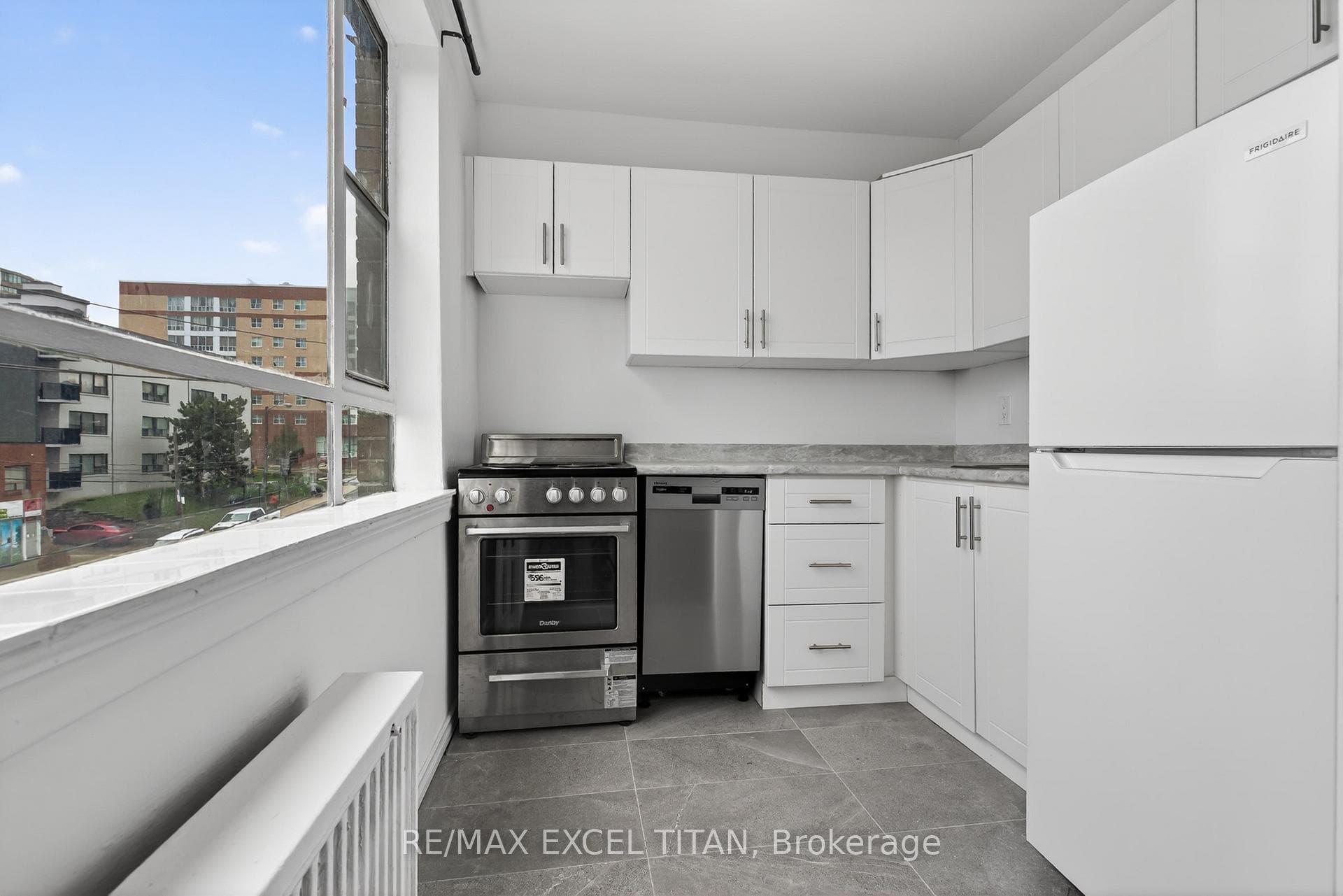 2515 Eglinton Avenue Unit 302 photo 10