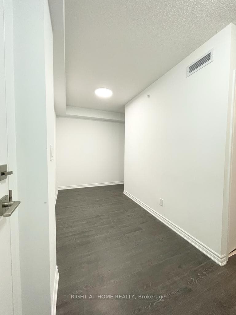 1 Falaise Road Unit 302 photo 3