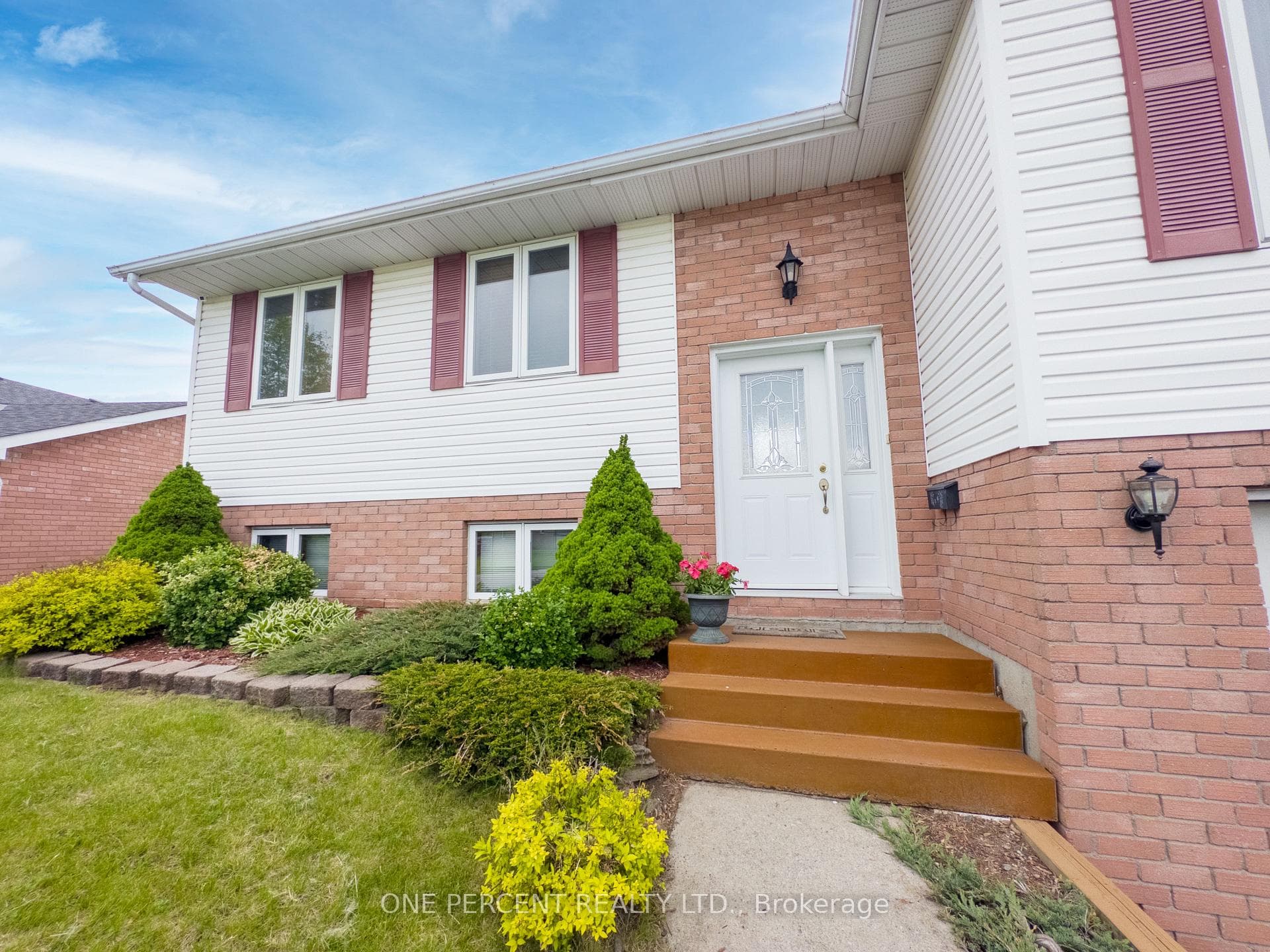 25 Loraine Avenue photo 3