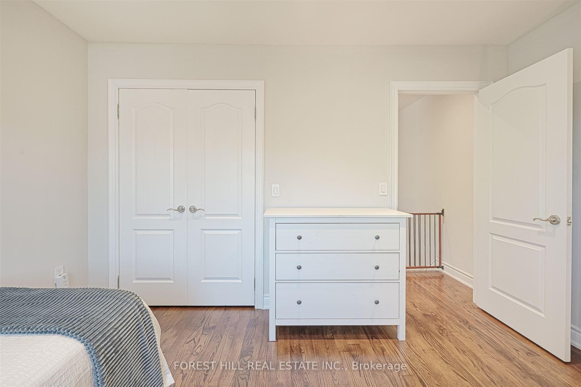 16 Chambers Avenue photo 22