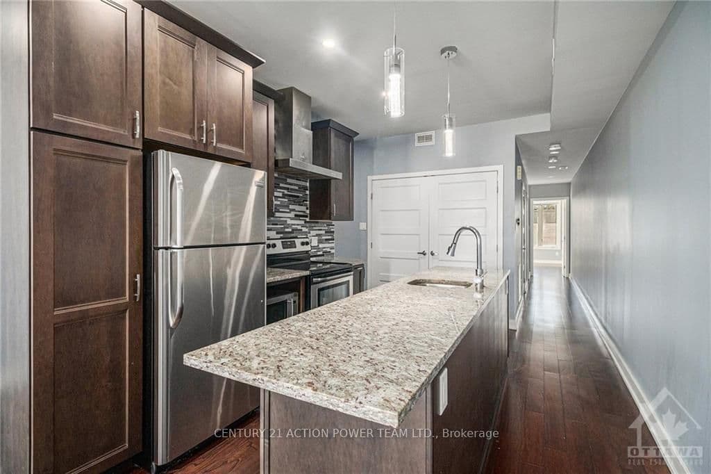 453 BOOTH Street Unit B photo 3