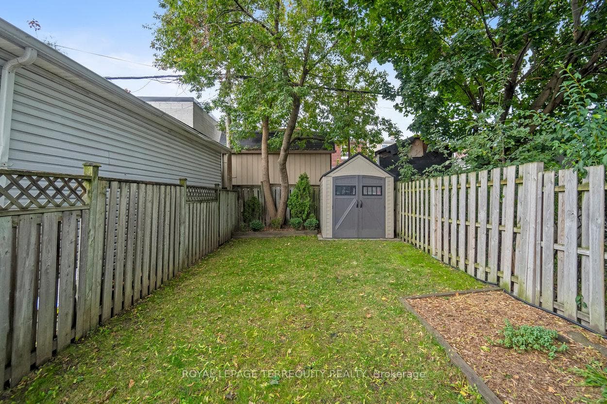 155 Blackthorn Avenue photo 36