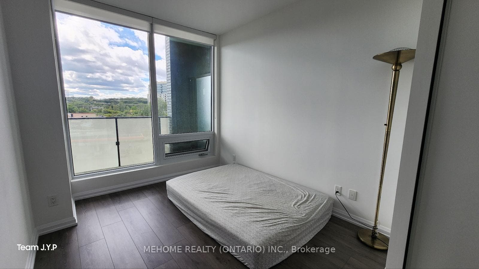 4208 Dundas Street Unit 515 photo 12