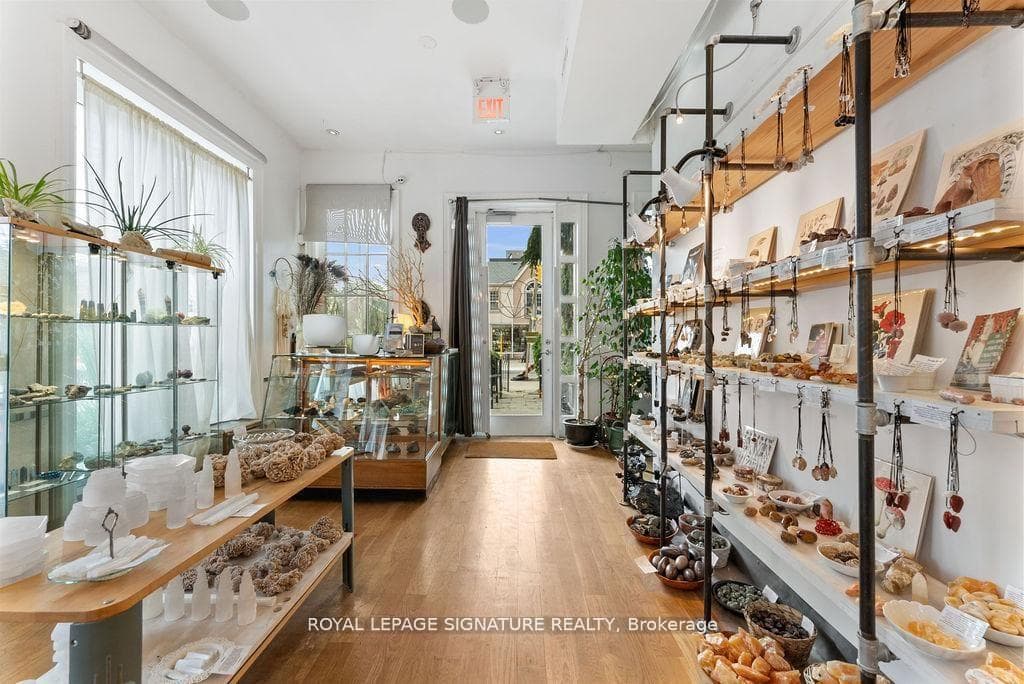 154 Harbord Street photo 8