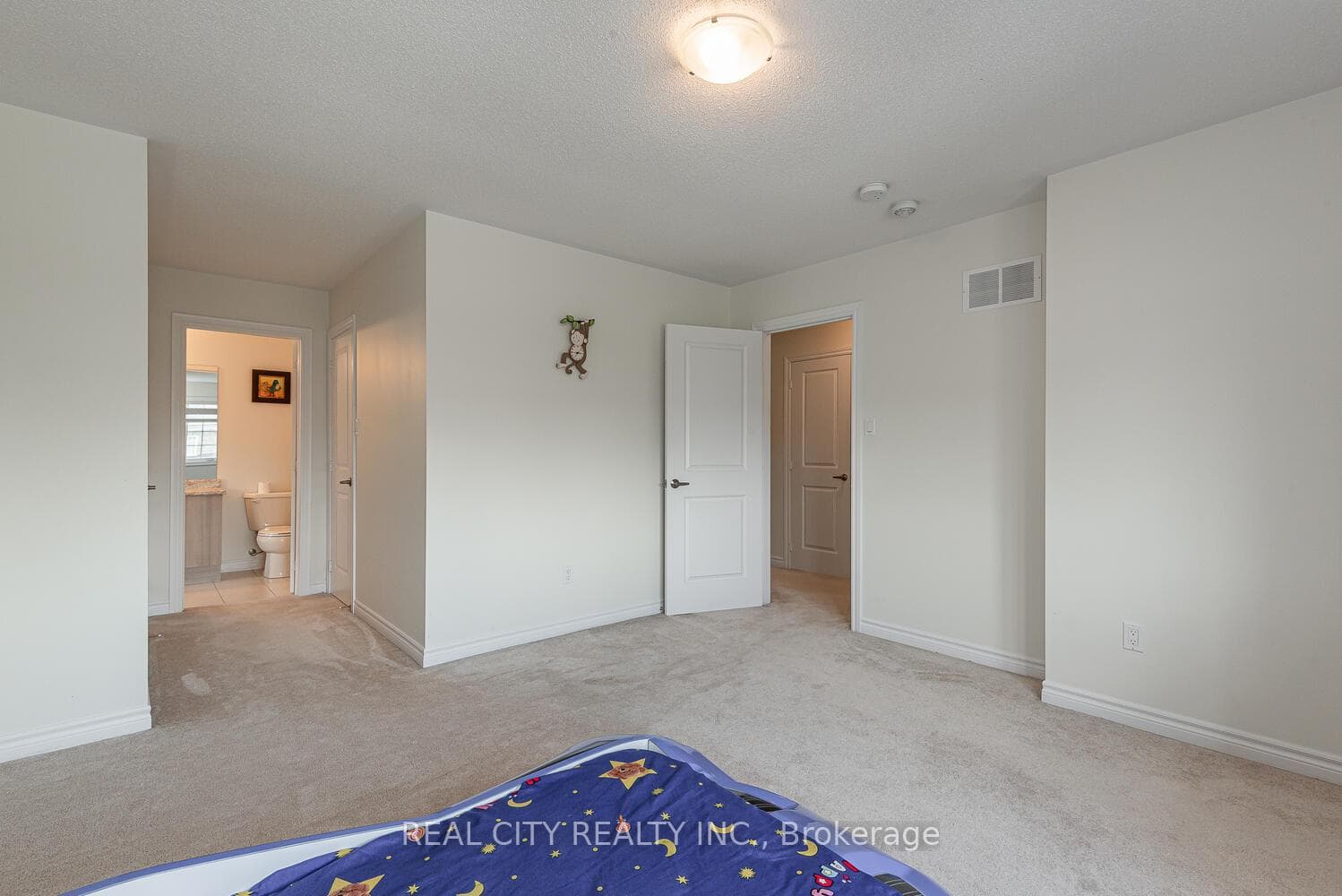 125 Elm Street photo 28