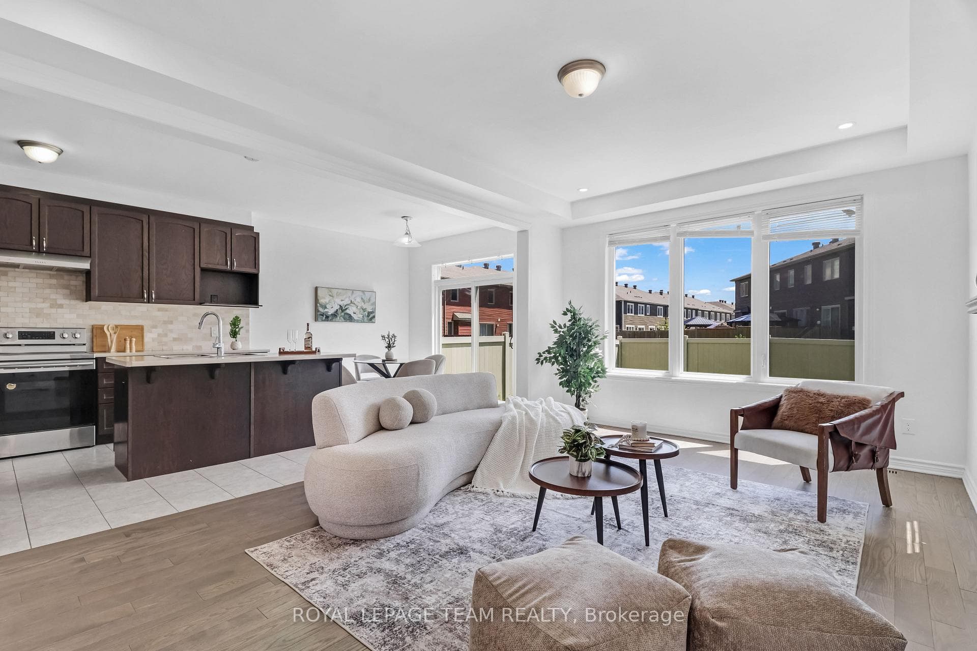 4852 Abbott Street photo 8