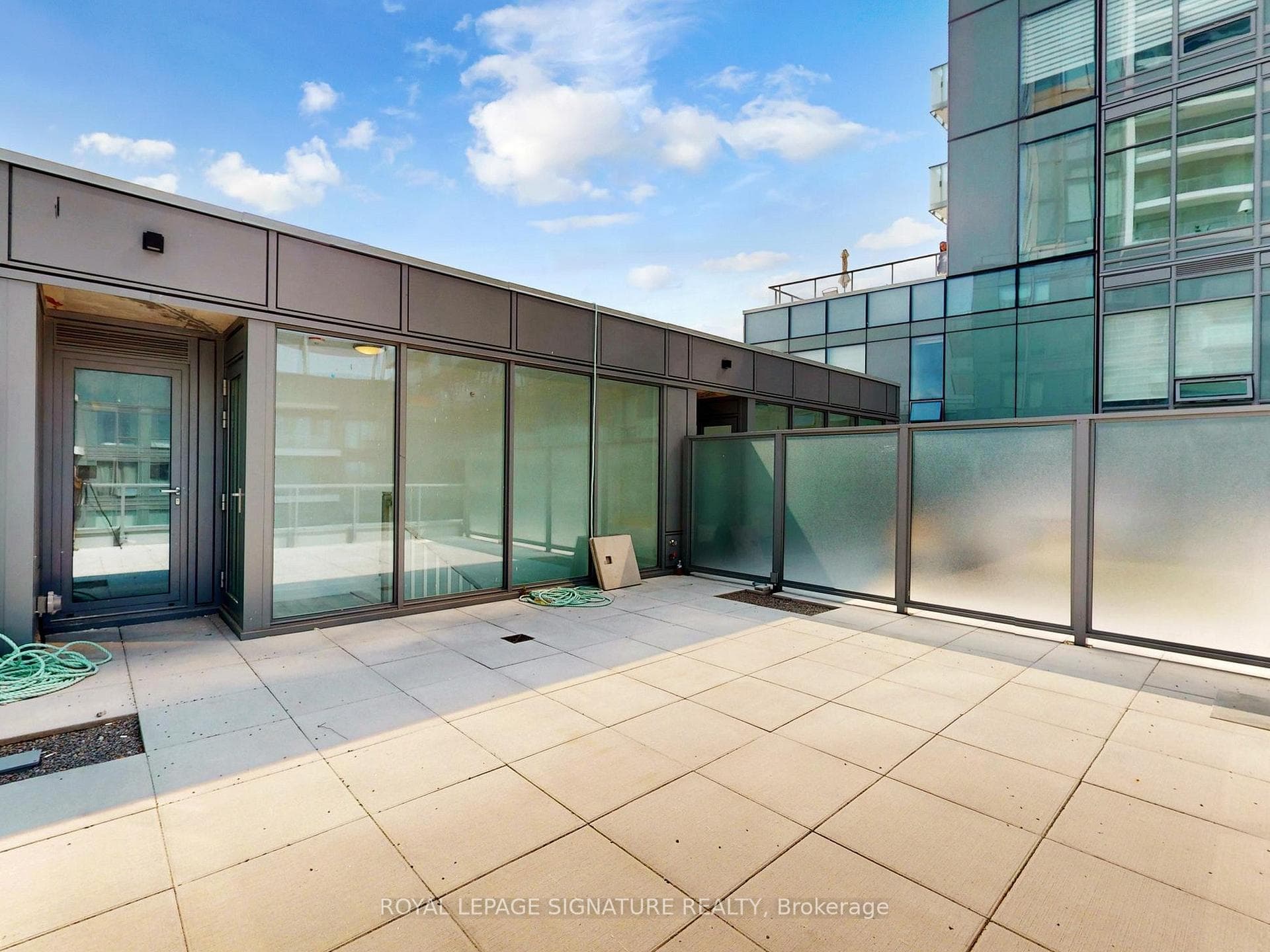 8 Olympic Gdn Drive Unit S608 photo 38