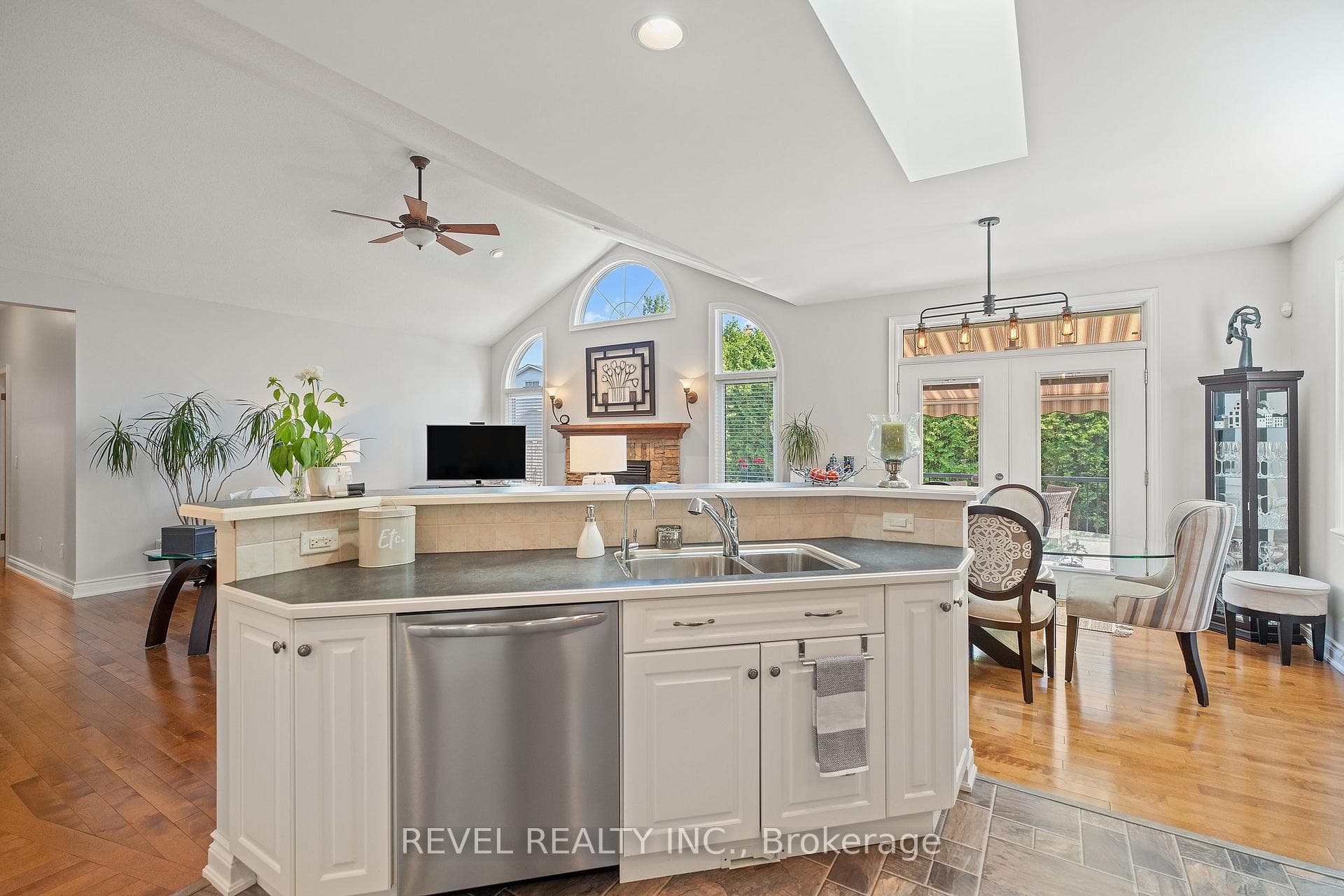 15 Bacon Lane photo 8