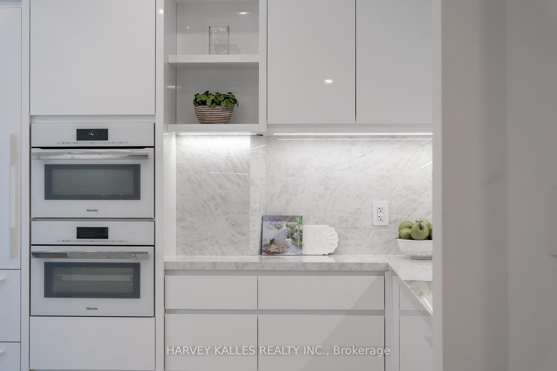 10 Bellair Street Unit 603 photo 17