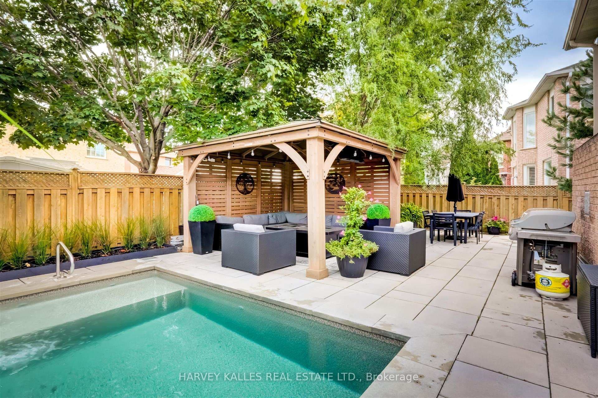 94 Marbella Road photo 26