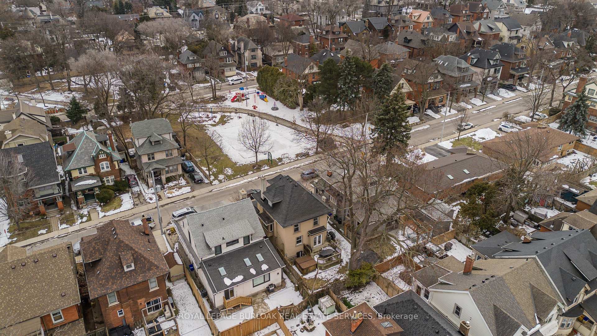8 Mapleside Avenue photo 3