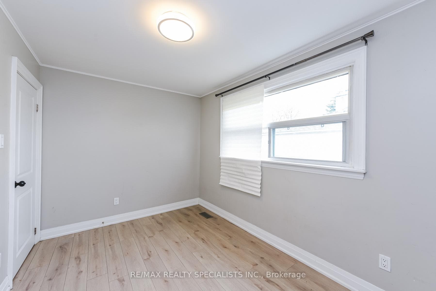 137 Avondale Boulevard photo 21