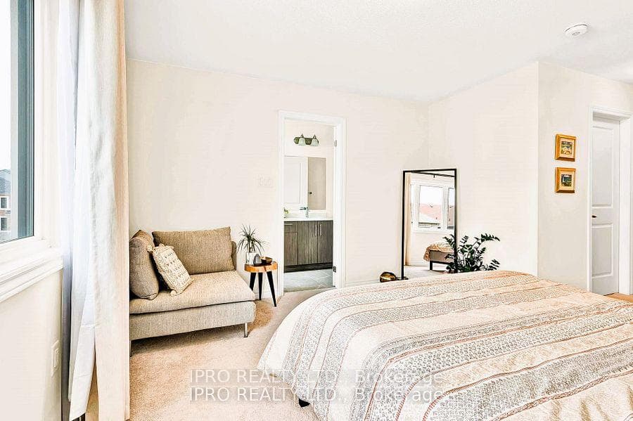 30 Louise Crescent photo 16
