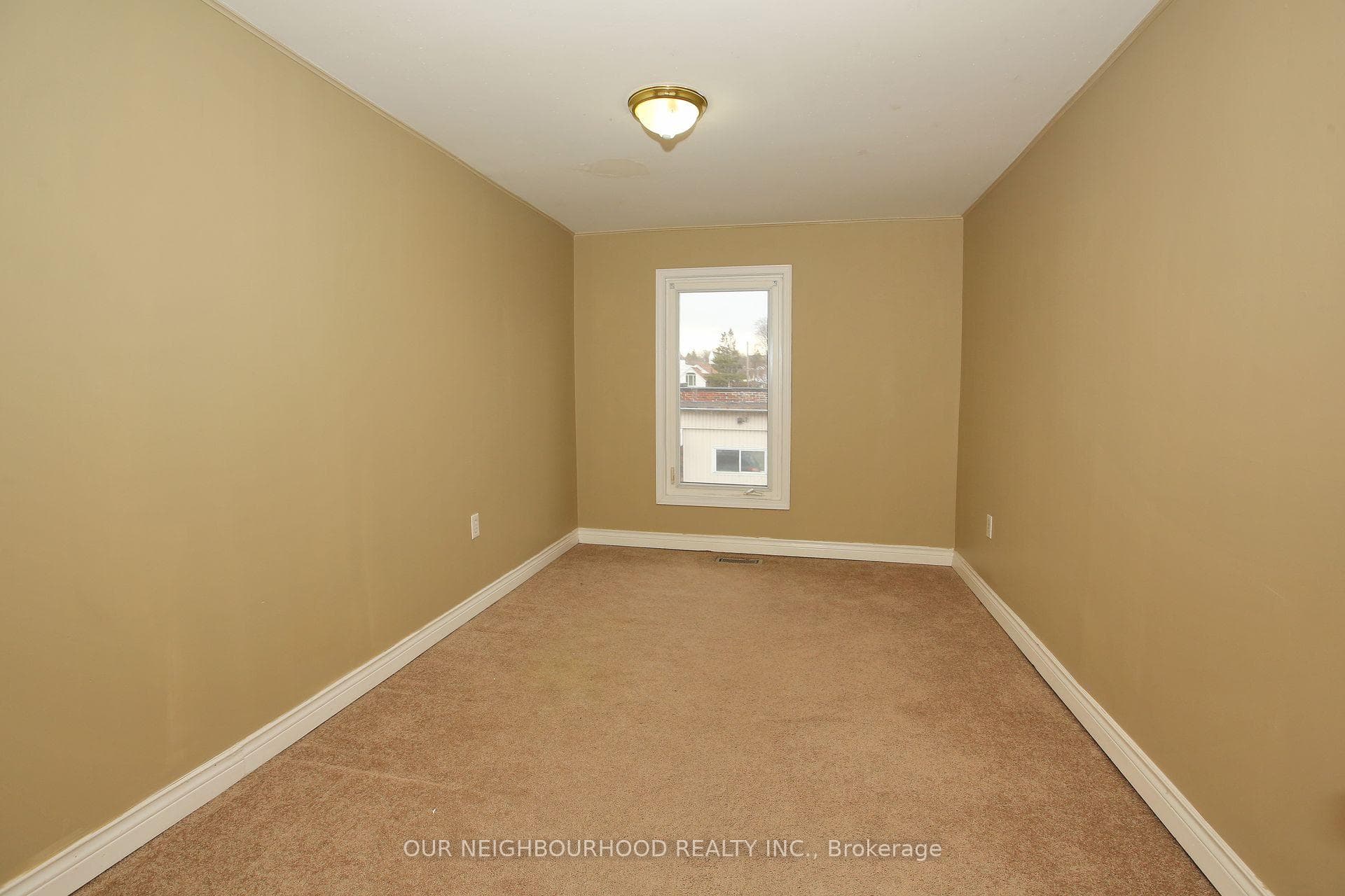310 Albert Street photo 12