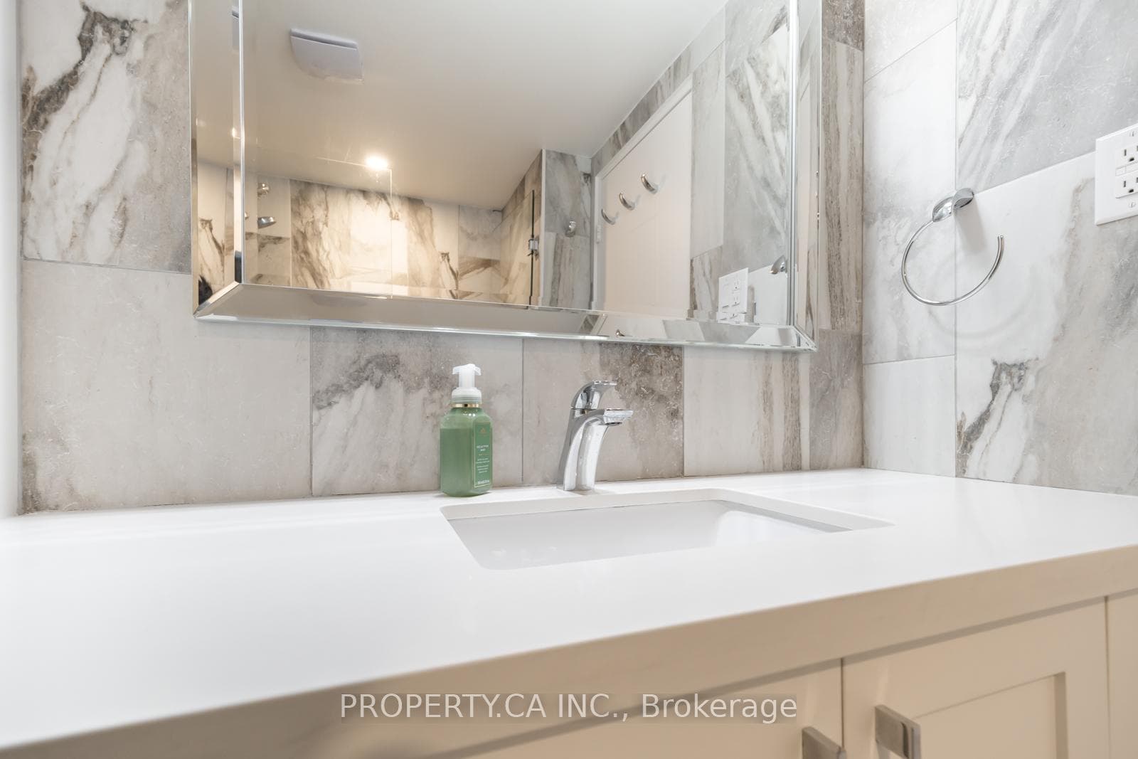 1333 Bloor Street Unit 2201 photo 11
