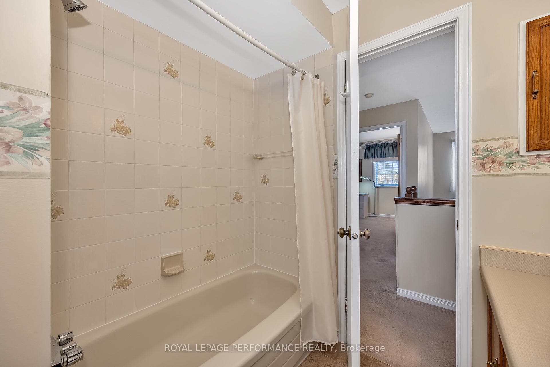 1764 Tache Way photo 25
