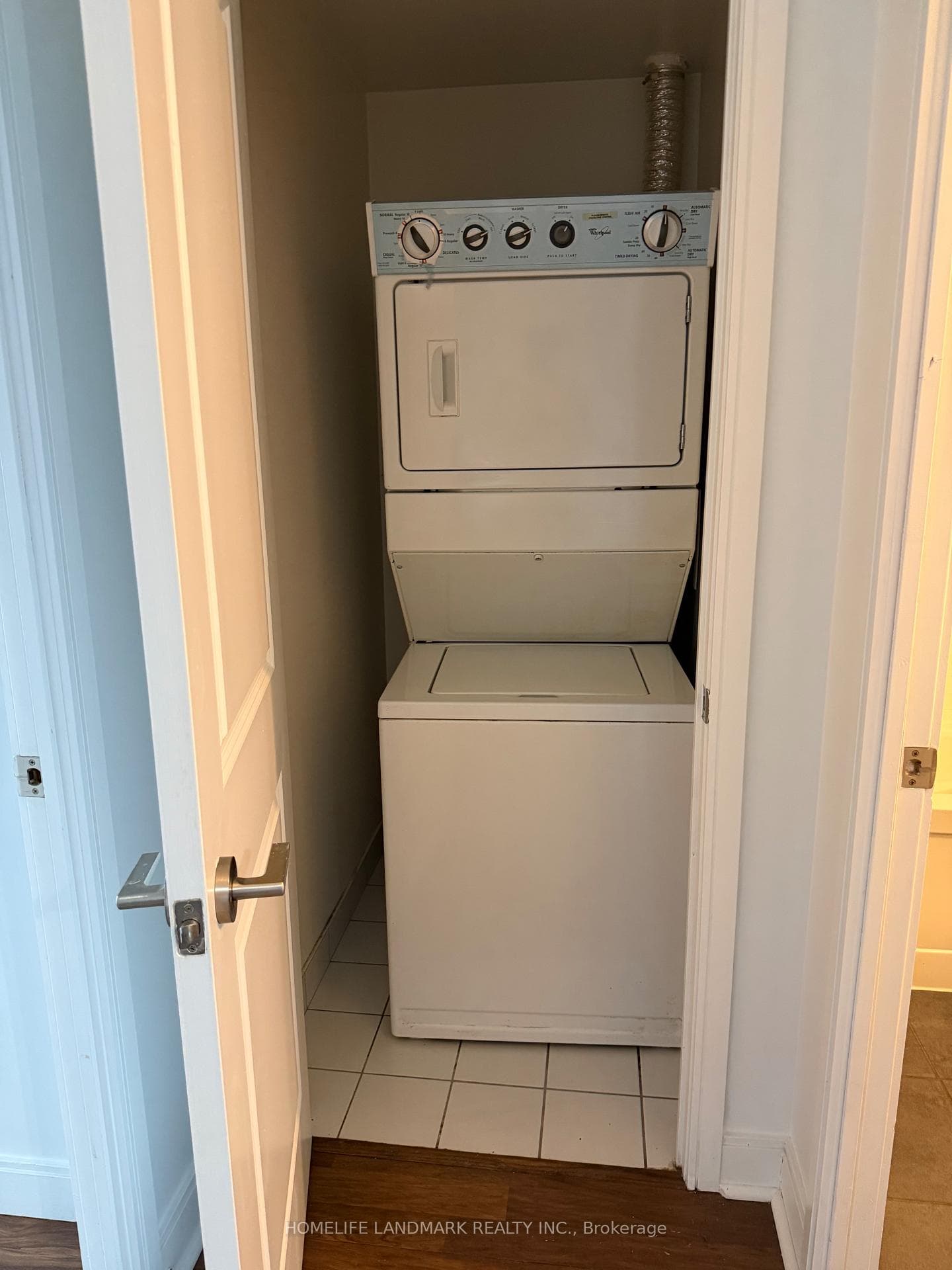 60 Absolute Avenue Unit 2104 photo 10