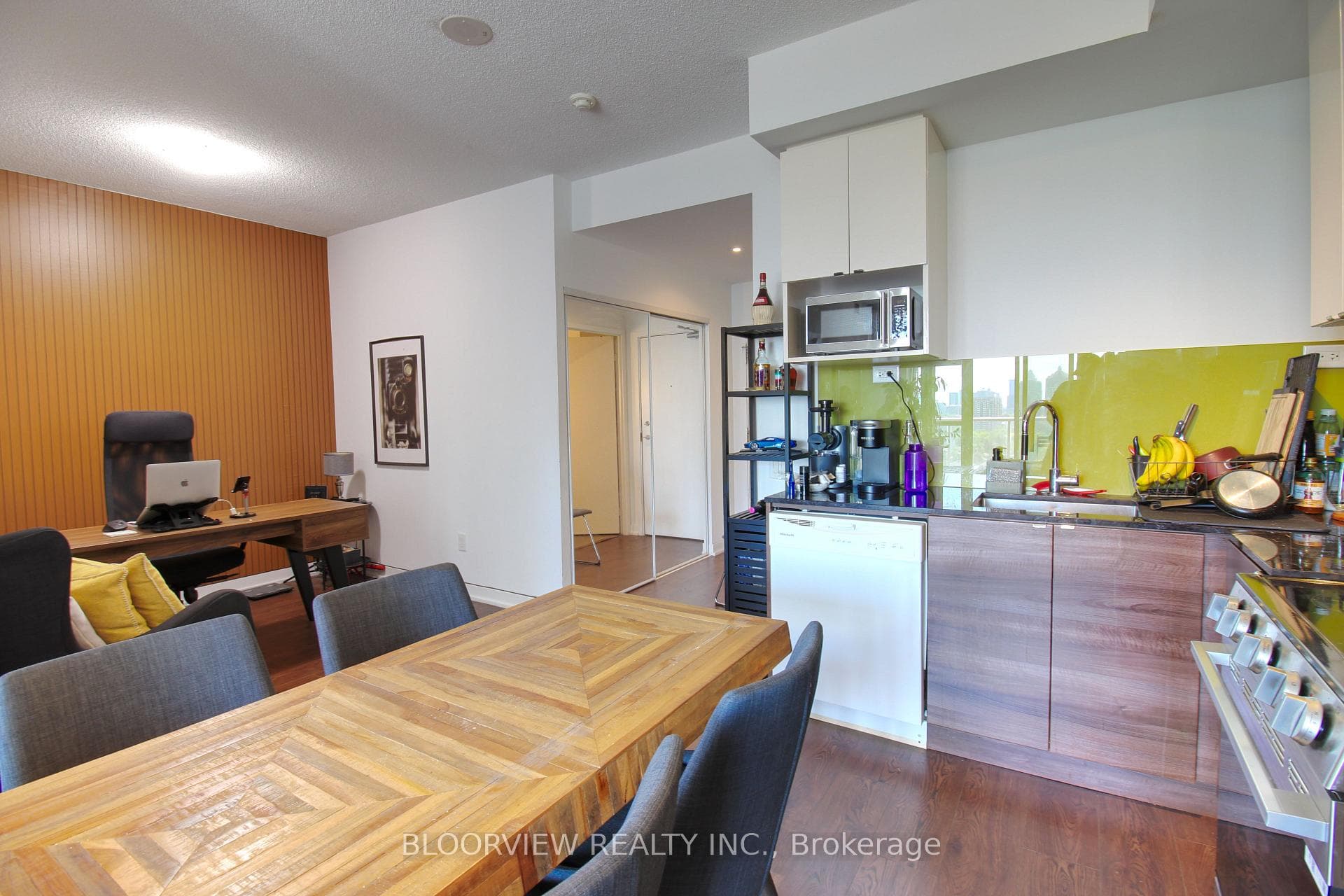 121 Mcmahon Drive Unit 2810 photo 14