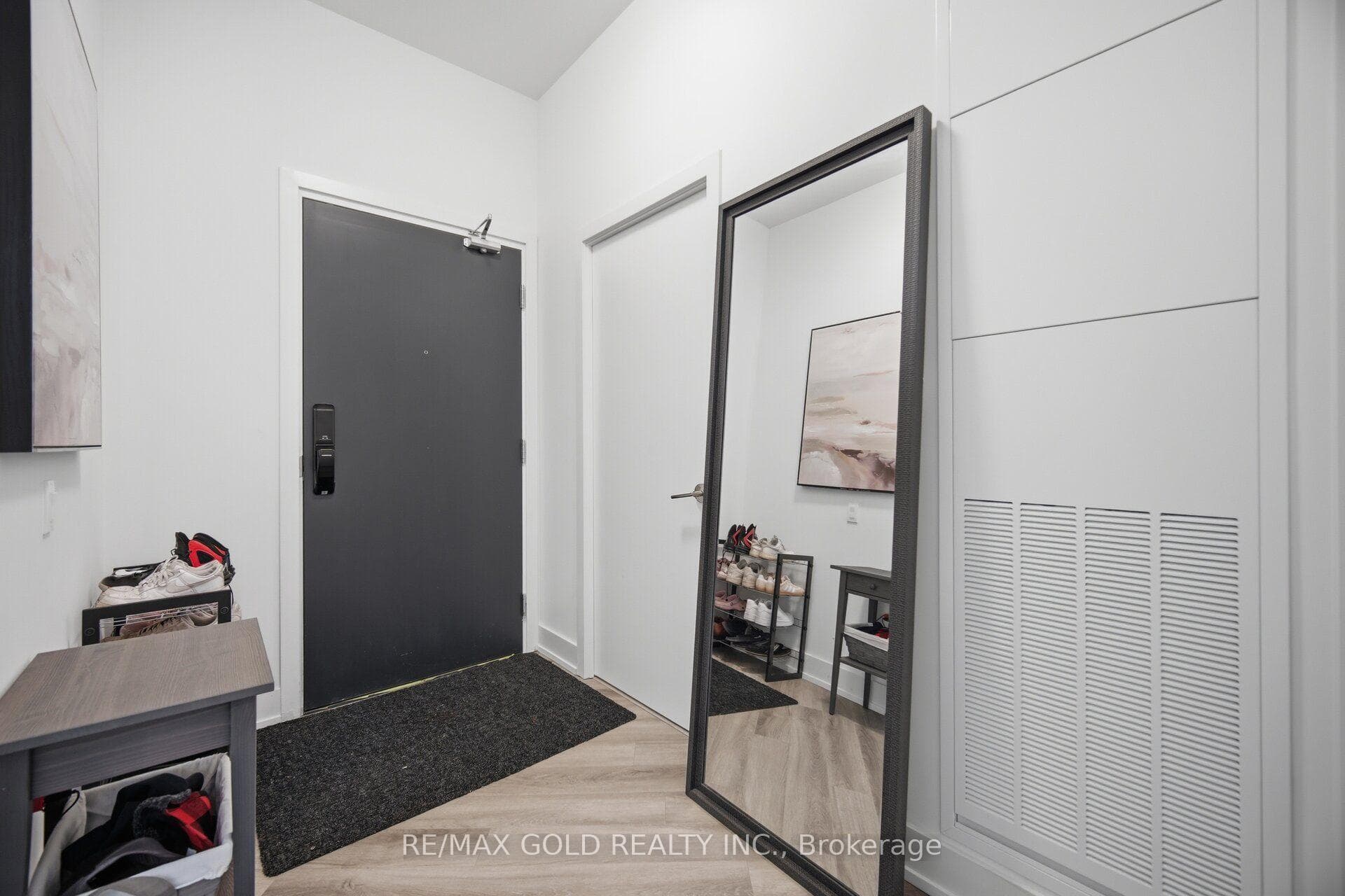 395 Dundas Street Unit 243 photo 5