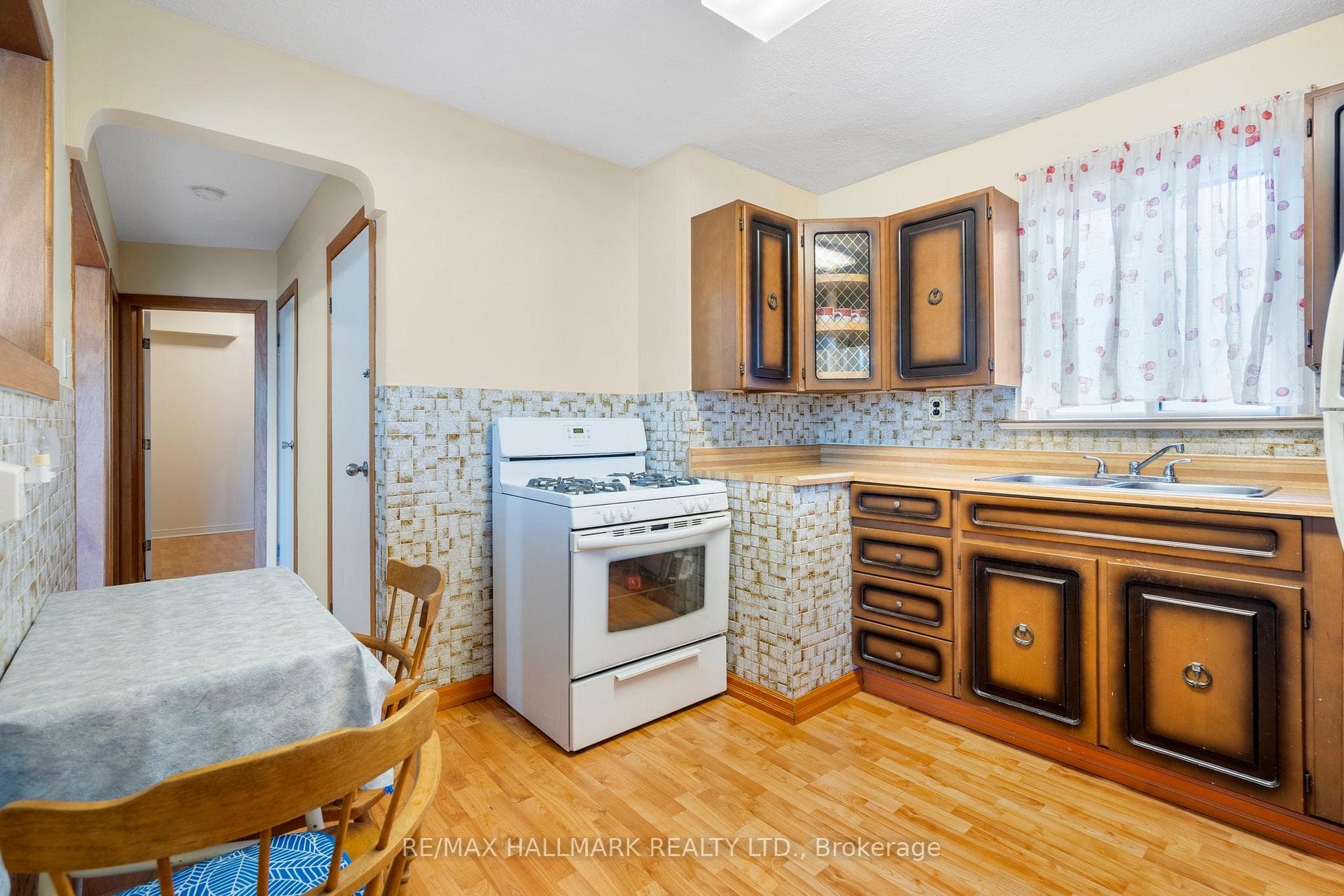 170 Kennedy Road photo 9