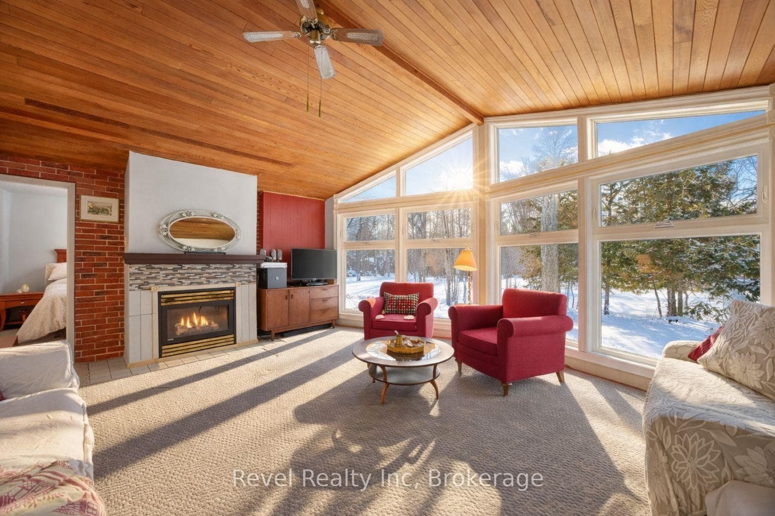 8 Manitou Crescent photo 8